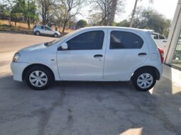 TOYOTA ETIOS X 1.5 5P 2016 lleno