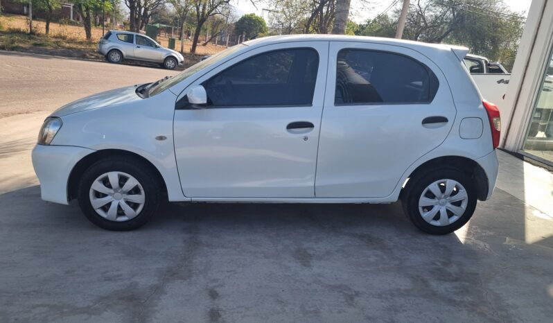 TOYOTA ETIOS X 1.5 5P 2016 lleno