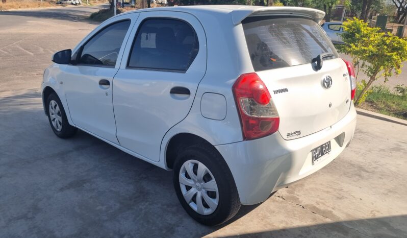 TOYOTA ETIOS X 1.5 5P 2016 lleno