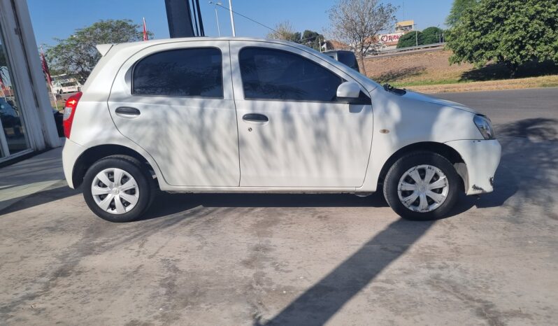 TOYOTA ETIOS X 1.5 5P 2016 lleno