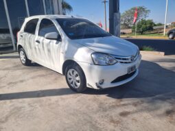 TOYOTA ETIOS X 1.5 5P 2016 lleno