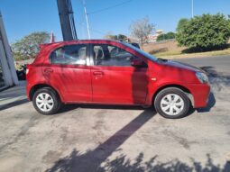 TOYOTA ETIOS XS 1.6 MT 5P 2014 lleno