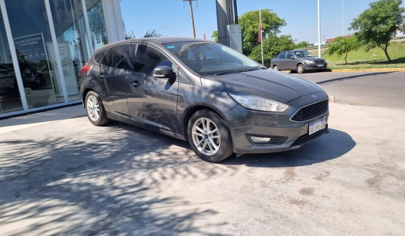 FORD FOCUS 5P 1.6 N MT S 2017 lleno