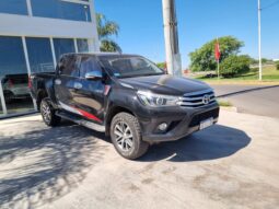 TOYOTA HILUX 4X4 C/D SRX 2.8 AT 2016 lleno