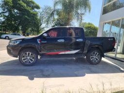 TOYOTA HILUX 4X4 C/D SRX 2.8 AT 2016 lleno