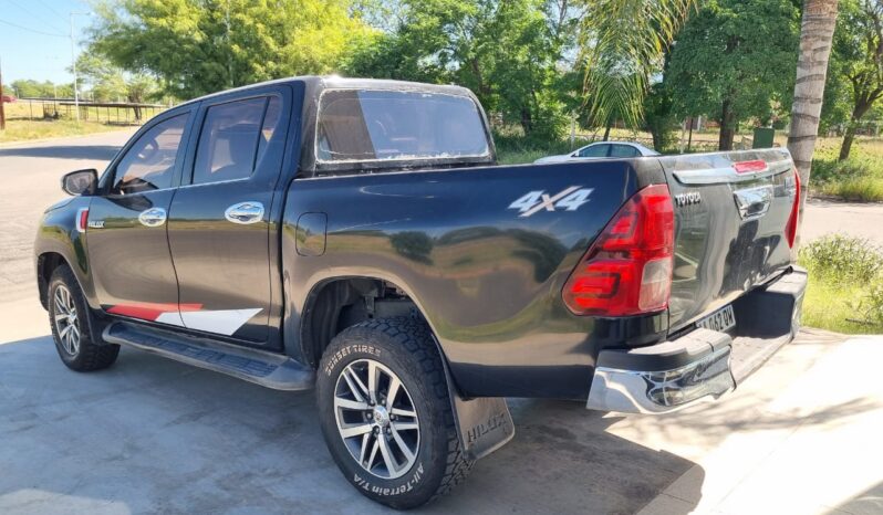 TOYOTA HILUX 4X4 C/D SRX 2.8 AT 2016 lleno