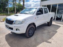 TOYOTA  HILUX 4X4 CD SR 3.0 2015 lleno