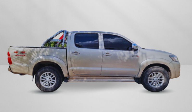 TOYOTA HILUX 4X4 SRV AT C/CUERO 2013 lleno