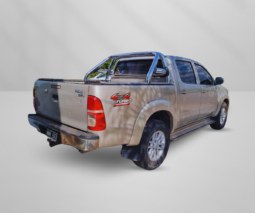 TOYOTA HILUX 4X4 SRV AT C/CUERO 2013 lleno