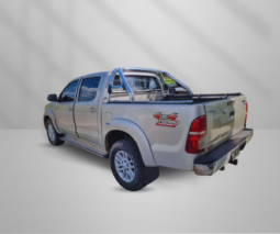 TOYOTA HILUX 4X4 SRV AT C/CUERO 2013 lleno