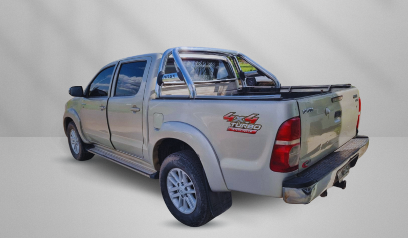 TOYOTA HILUX 4X4 SRV AT C/CUERO 2013 lleno