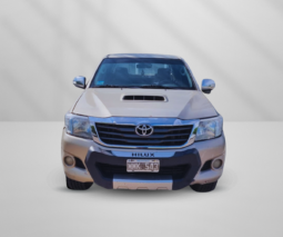 TOYOTA HILUX 4X4 SRV AT C/CUERO 2013 lleno