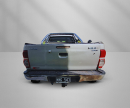 TOYOTA HILUX 4X4 SRV AT C/CUERO 2013 lleno