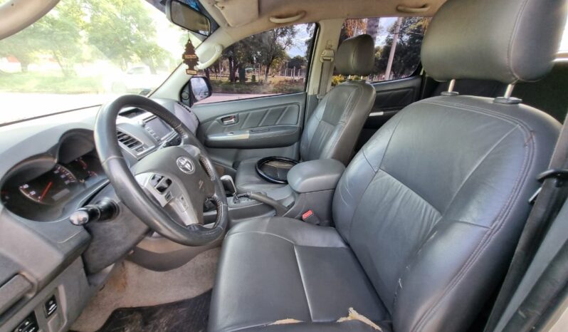 TOYOTA HILUX 4X4 SRV AT C/CUERO 2013 lleno
