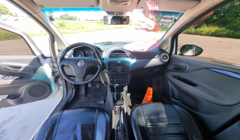 FIAT PUNTO ATRACTIVE 1.4 8V 2015 lleno