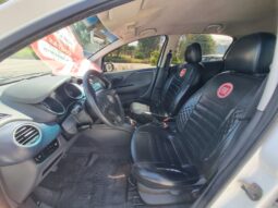 FIAT PUNTO ATRACTIVE 1.4 8V 2015 lleno