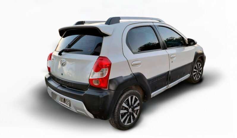 TOYOTA ETIOS CROSS 1.5 MT 2015 lleno