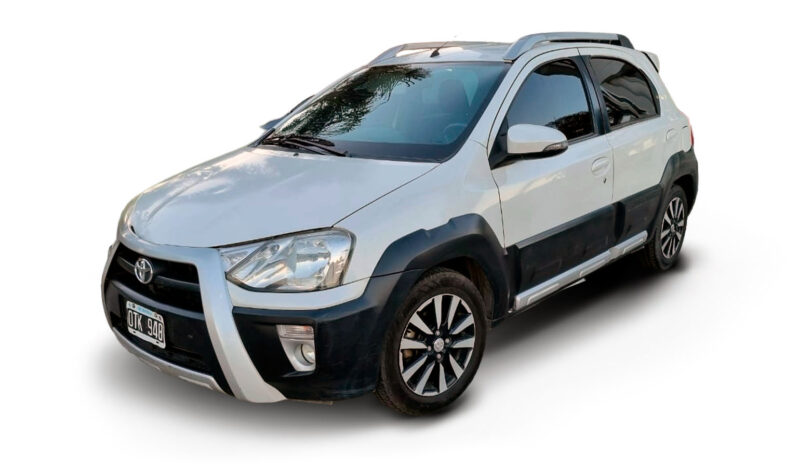 TOYOTA ETIOS CROSS 1.5 MT 2015 lleno
