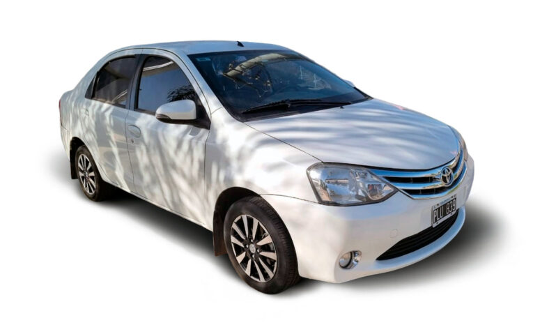 TOYOTA PLATINUM 1.5 MT 4P 2016 lleno