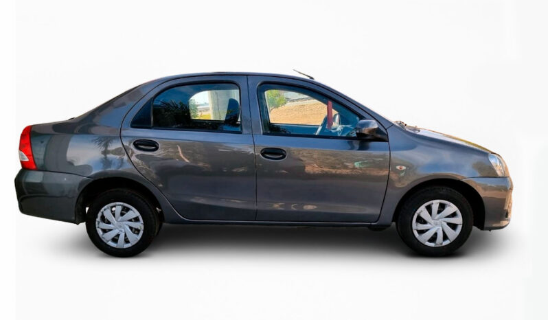 TOYOTA ETIOS X 1.5 6MT 4P 2022 lleno