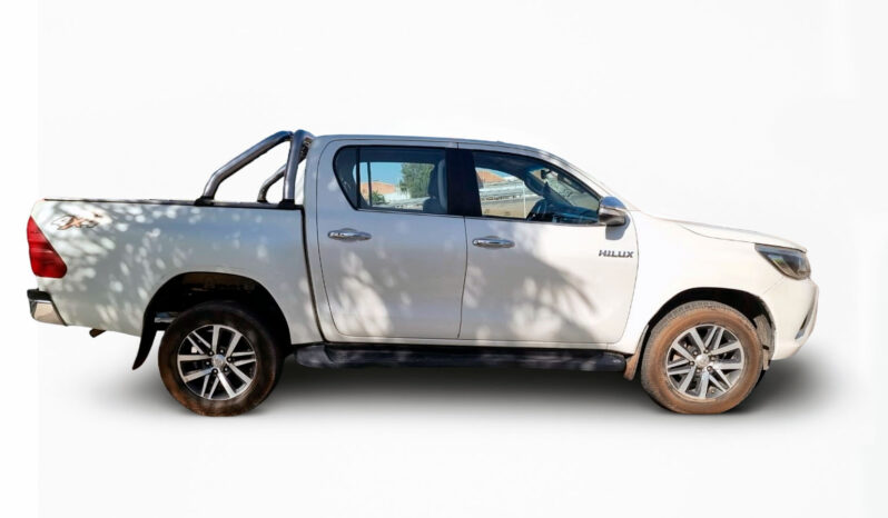 TOYOTA HILUX 4X4 D/C SRX 2.8 6MT 2016 lleno