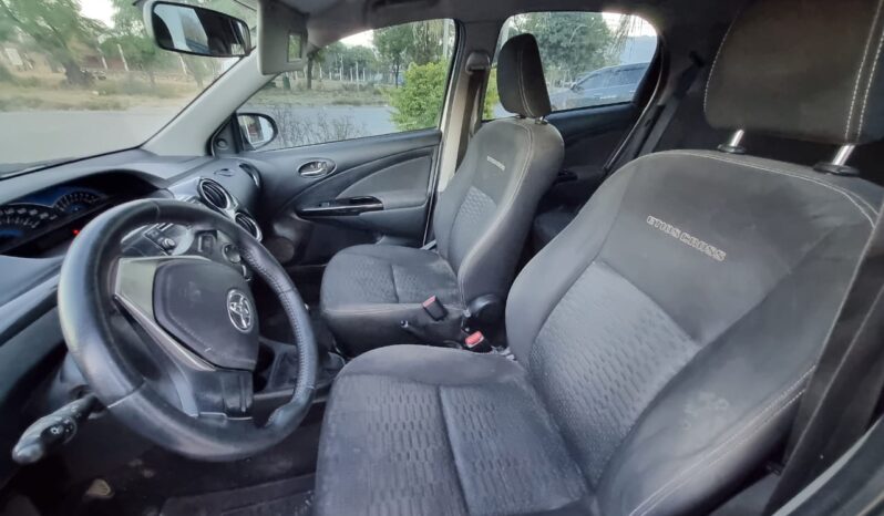 TOYOTA ETIOS CROSS 1.5 MT 2015 lleno