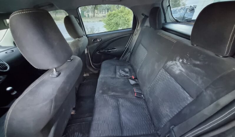 TOYOTA ETIOS CROSS 1.5 MT 2015 lleno