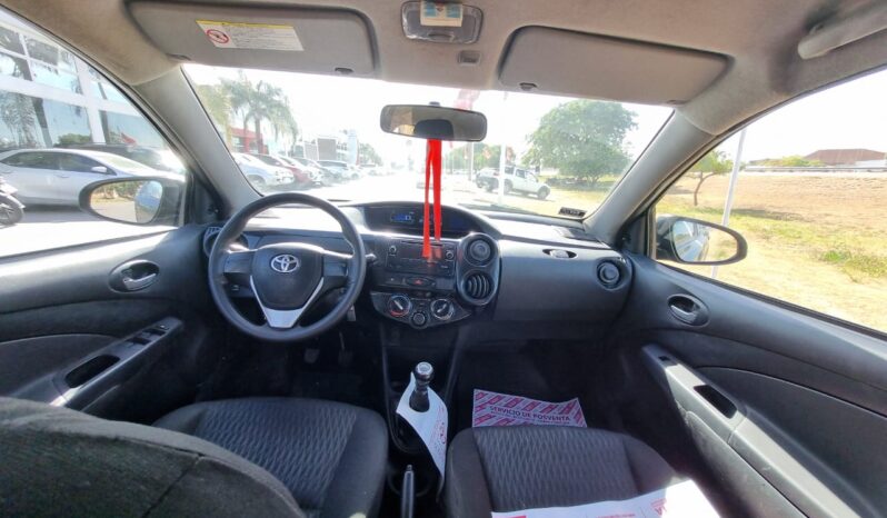TOYOTA ETIOS X 1.5 6MT 4P 2022 lleno