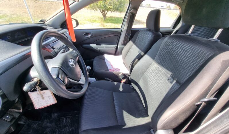 TOYOTA ETIOS X 1.5 6MT 4P 2022 lleno