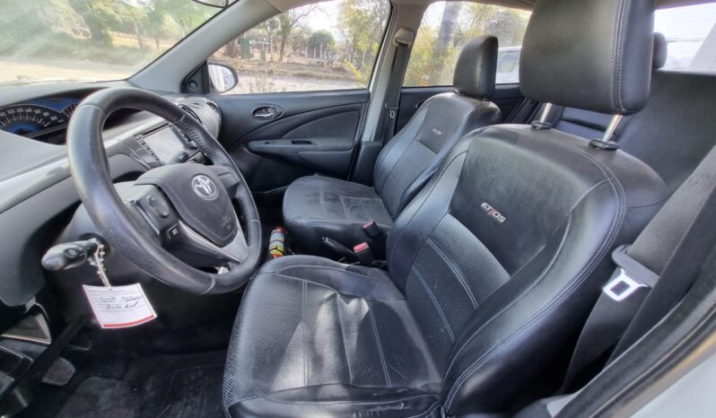 TOYOTA PLATINUM 1.5 MT 4P 2016 lleno