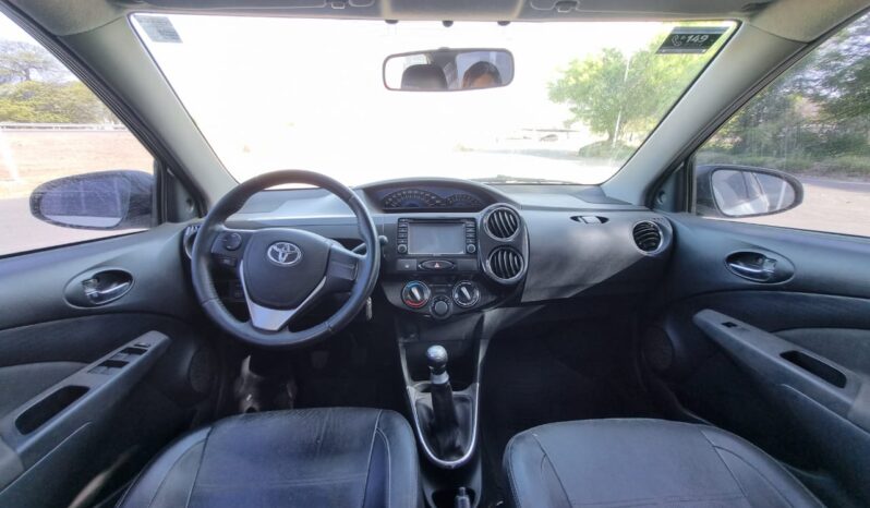 TOYOTA PLATINUM 1.5 MT 4P 2016 lleno