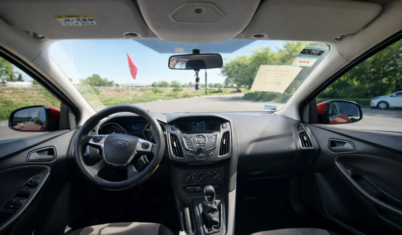 FORD FOCUS 5P 1.6 MT S 2014 lleno
