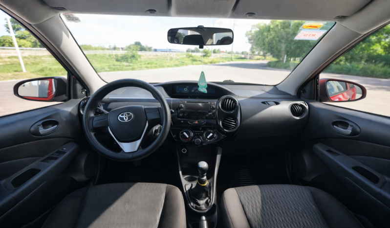 TOYOTA ETIOS X 1.5 6MT 4P 2019 lleno