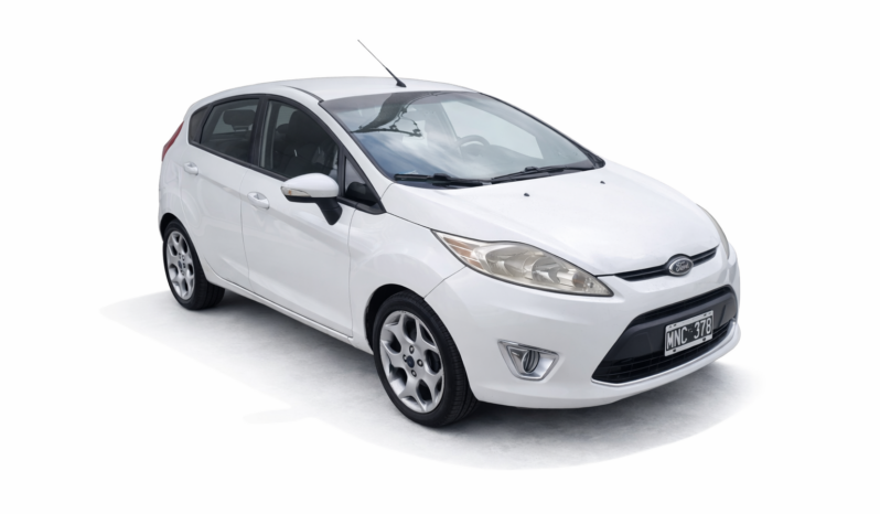 FORD FIESTA KINETIC TITANIUM DES 2013 lleno