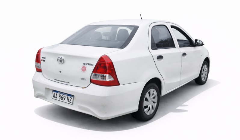 TOYOTA ETIOS XLS 1,5  6 MT 4P 2016 lleno