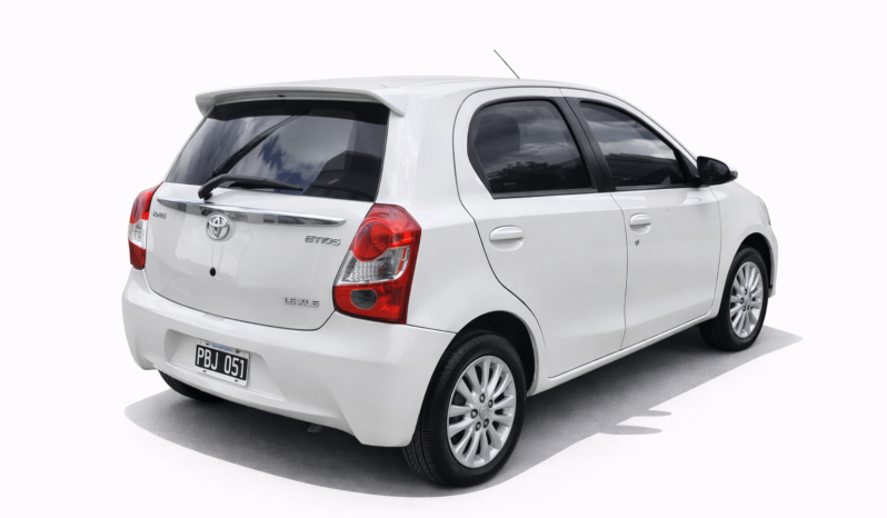TOYOTA ETIOS XLS 1.5 5P 2015 lleno
