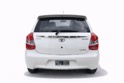 TOYOTA ETIOS XLS 1.5 5P 2015 lleno