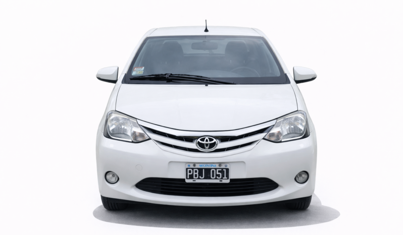 TOYOTA ETIOS XLS 1.5 5P 2015 lleno