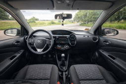 TOYOTA ETIOS XLS 1.5 5P 2015 lleno