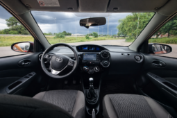 TOYOTA ETIOS XLS 1,5  6 MT 4P 2016 lleno