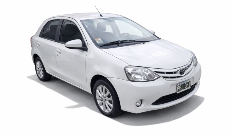 TOYOTA ETIOS XLS 1.5 5P 2015 lleno