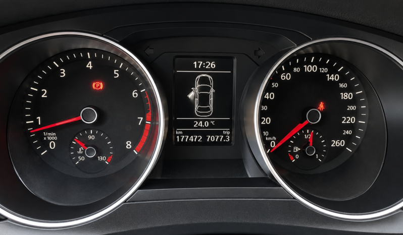 VOLKSWAGEN VENTO 2.5 ADVANCE MT 2016 lleno