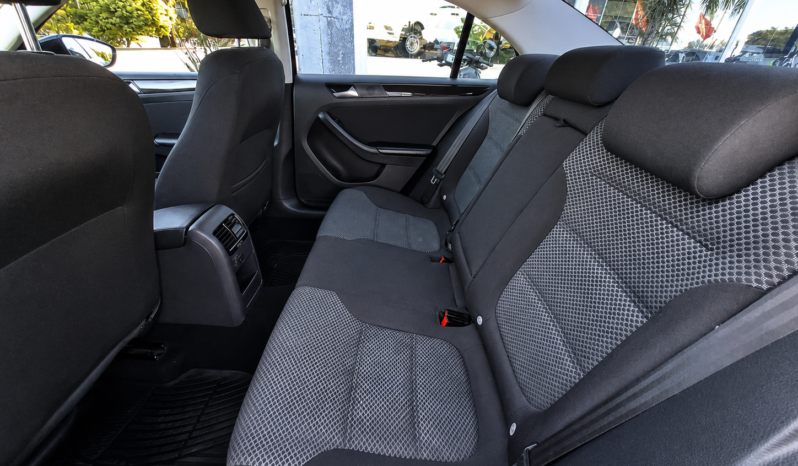 VOLKSWAGEN VENTO 2.5 ADVANCE MT 2016 lleno
