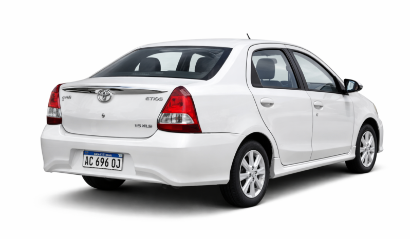TOYOTA ETIOS XLS 1.5 5P L18 2018 lleno