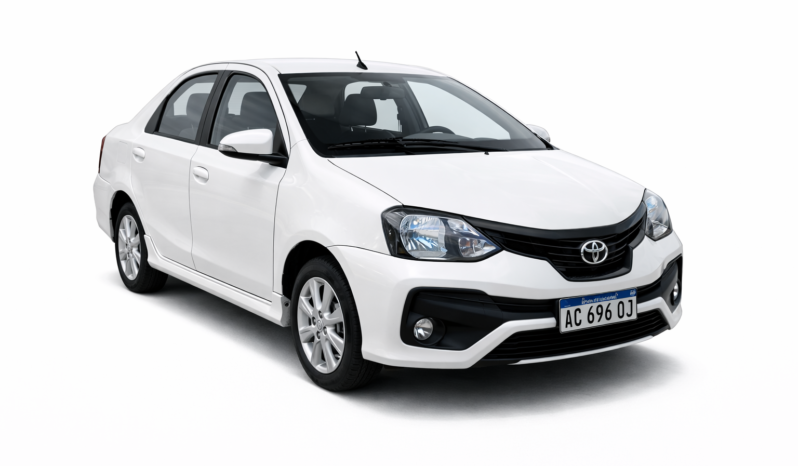 TOYOTA ETIOS XLS 1.5 5P L18 2018 lleno