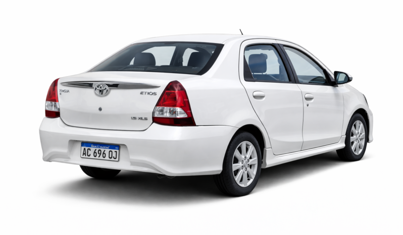 TOYOTA ETIOS XLS 1.5 5P L18 2018 lleno