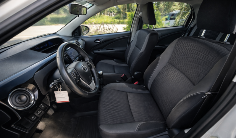 TOYOTA YARIS S 1.5 CVT 5P 2022 lleno