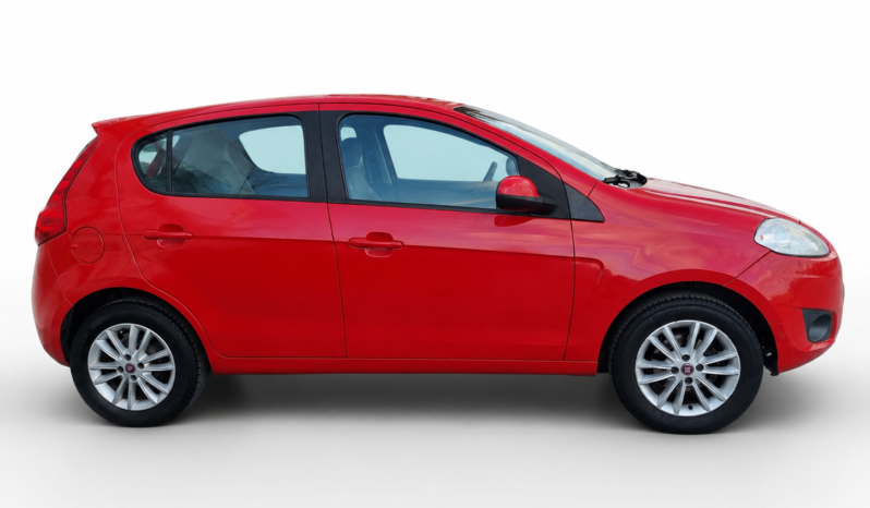 FIAT PALIO ESSENCE 5P 2015 lleno