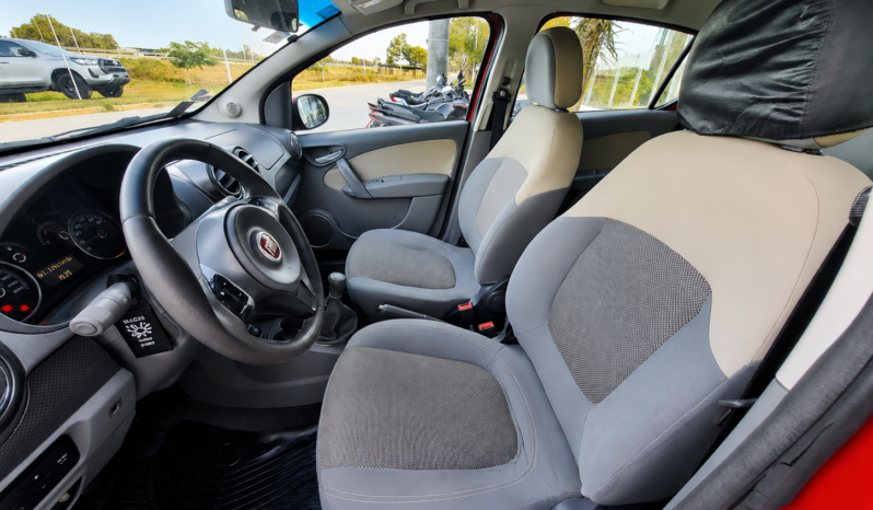 FIAT PALIO ESSENCE 5P 2015 lleno