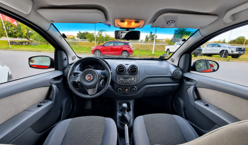 FIAT PALIO ESSENCE 5P 2015 lleno